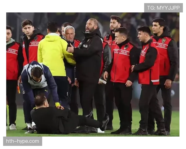 德甲转会市场火热，新援强势加盟助力争冠球队表现抢眼