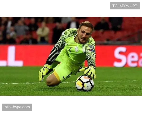 奥布拉克单掌扑救名场面展现顶级门将反应能力