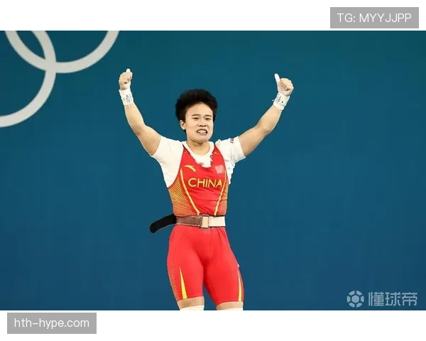 侯志慧赛前吃香蕉被拍，网友：这姐拿金牌比我们吃早餐还轻松